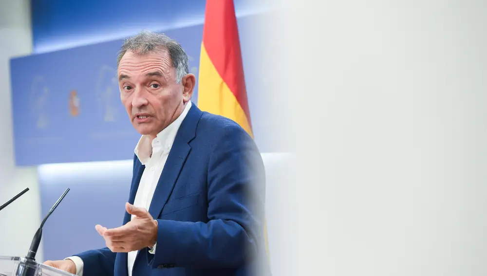 El portavoz parlamentario de Izquierda Unida y diputado del Grupo Plurinacional Sumar, Enrique Santiago