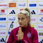 La delantera de la selección española de fútbol Alexia Putellas, durante la rueda de prensa este jueves antes del entrenamiento en el estadio Gamla Ullevi de Gotemburgo