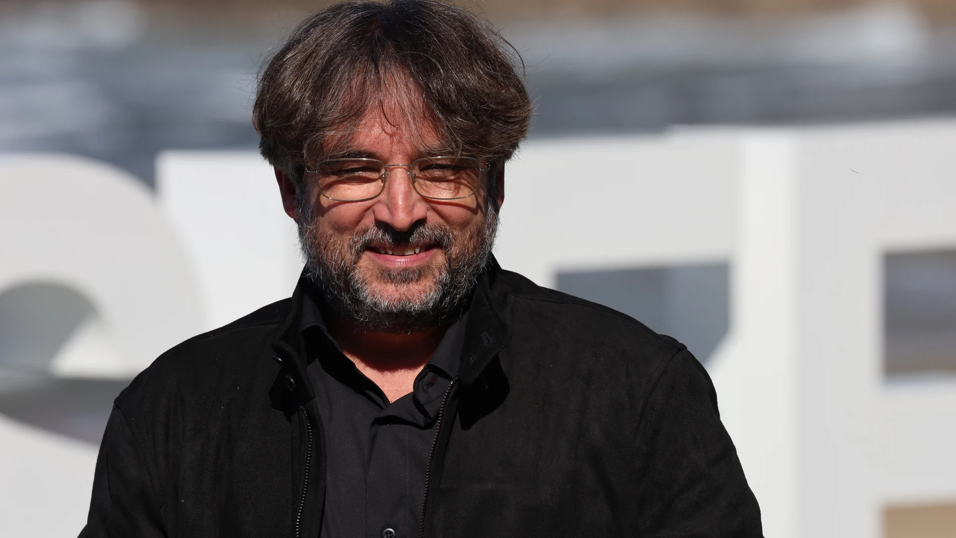 Jordi Évole presenta "No me llame Ternera" en el Festival de cine de San Sebastián a 23 de Septiembre de 2023 en San Sebastián (España). No me llame Ternera presenta una entrevista exclusiva a una de las figuras clave en la organización de ETA: Josu Urrutikoetxea, más conocido como Josu Ternera. De la mano de Jordi Évole, el documental ofrece una mirada inédita desde dentro a la banda terrorista y aborda algunos de los momentos decisivos hasta su disolución en 2018. Una tensa y exhaustiva con...