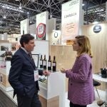 El consejero Carlos Fernández Carriedo durante una visita a una Feria