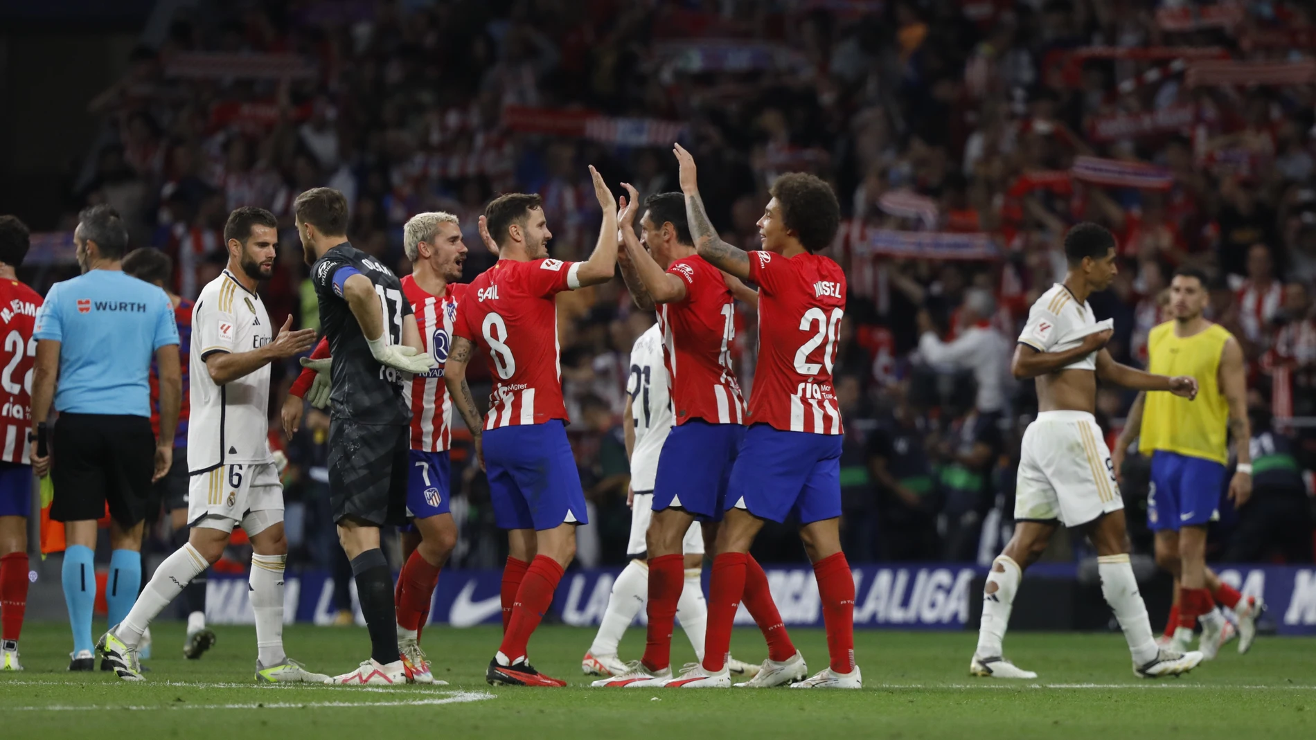 Encuentro de Liga entre el Atletico de Madrid y el Real Madrid. © Jesús G. Feria.