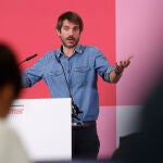 El portavoz de Sumar, Ernest Urtasun, ofrece una rueda de prensa para analizar la actualidad política