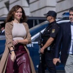 Isabel Díaz Ayuso a su llegada a la sesión de investidura de Feijóo @Gonzalo Pérez Mata 