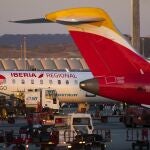 Aviones de Iberia en la Terminal T-4 del aeropuerto Adolfo Suarez Barajas.