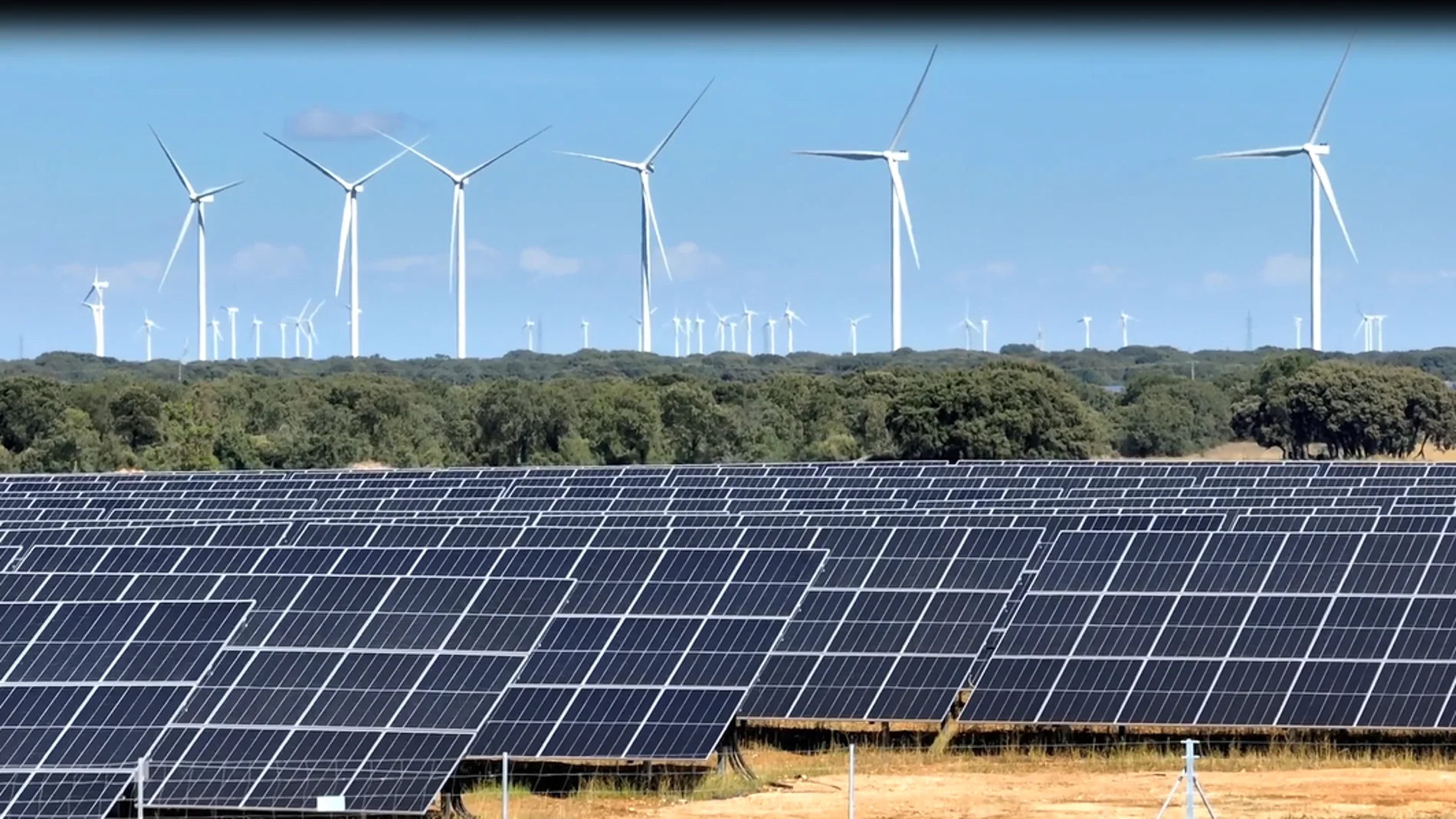 Planta híbrida eólica y solar de Iberdrola