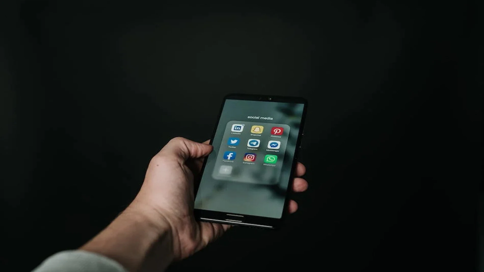 Artifact aparece en escena como una nueva aplicación que potencia el algoritmo de TikTok con IA.