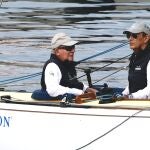El Rey Juan Carlos y Pedro Campos embarcados en 'El Bribón', a 27 de septiembre de 2023, en Sanxenxo (España).