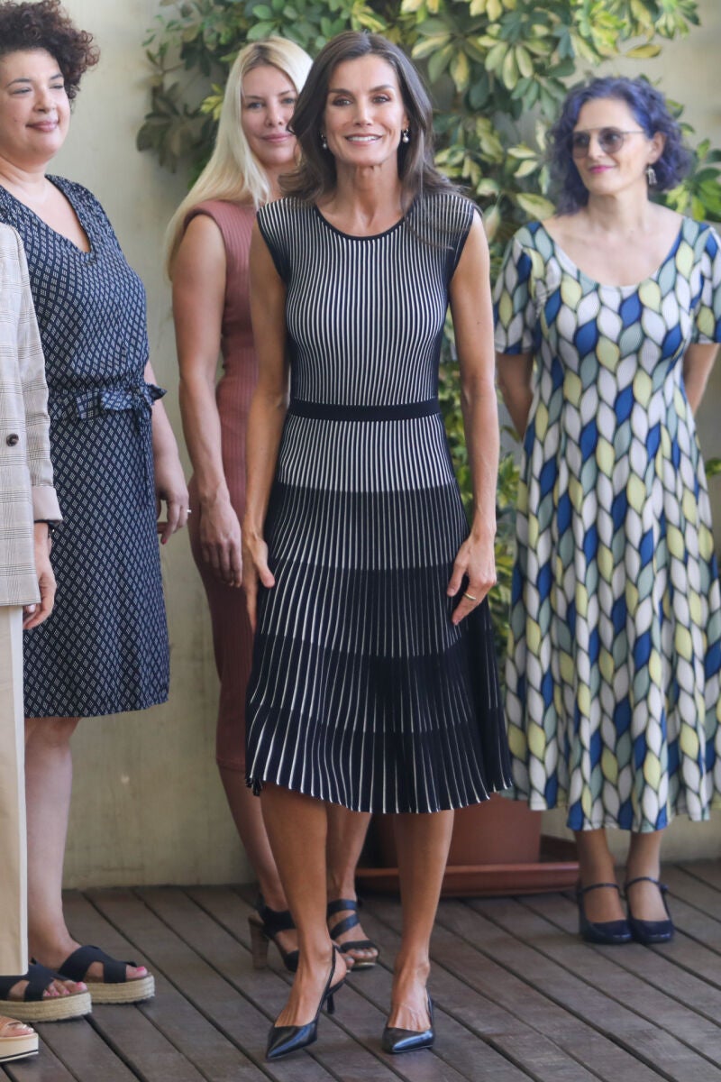 Letizia en Málaga con vestido de Hugo Boss.