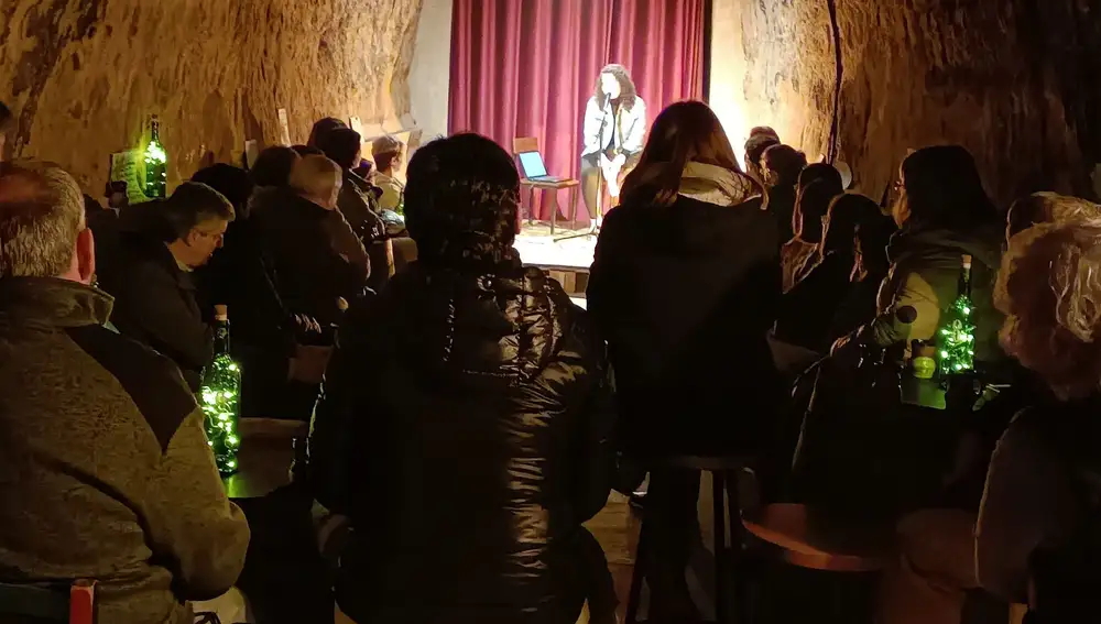 Recital poético de Miriam Villabón en La Bodega La Olmilla