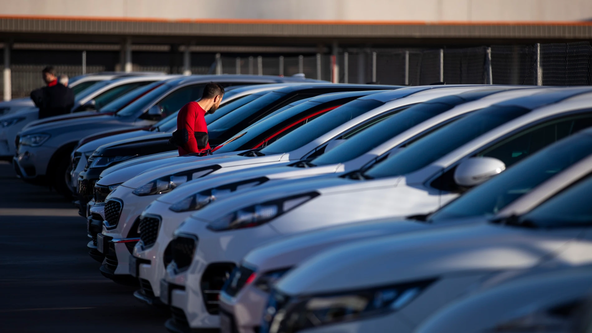 Concesionarios de coches con vehículos nuevos y de ocasión