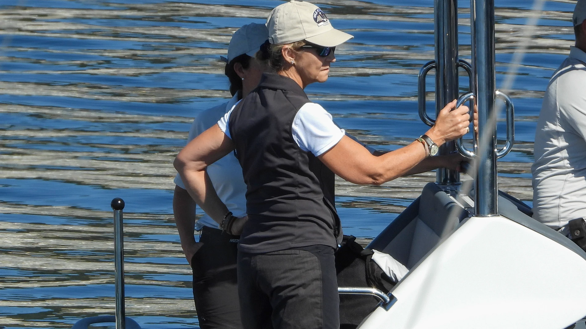 SANXENXO, PONTEVEDRA, 30/09/2023.- La Infanta Elena esta tarde en el Club Náutico de Sanxenxo, antes de navegar en la VIII Regata Rey Juan Carlos I Corte Inglés. EFE/Lavandeira jr