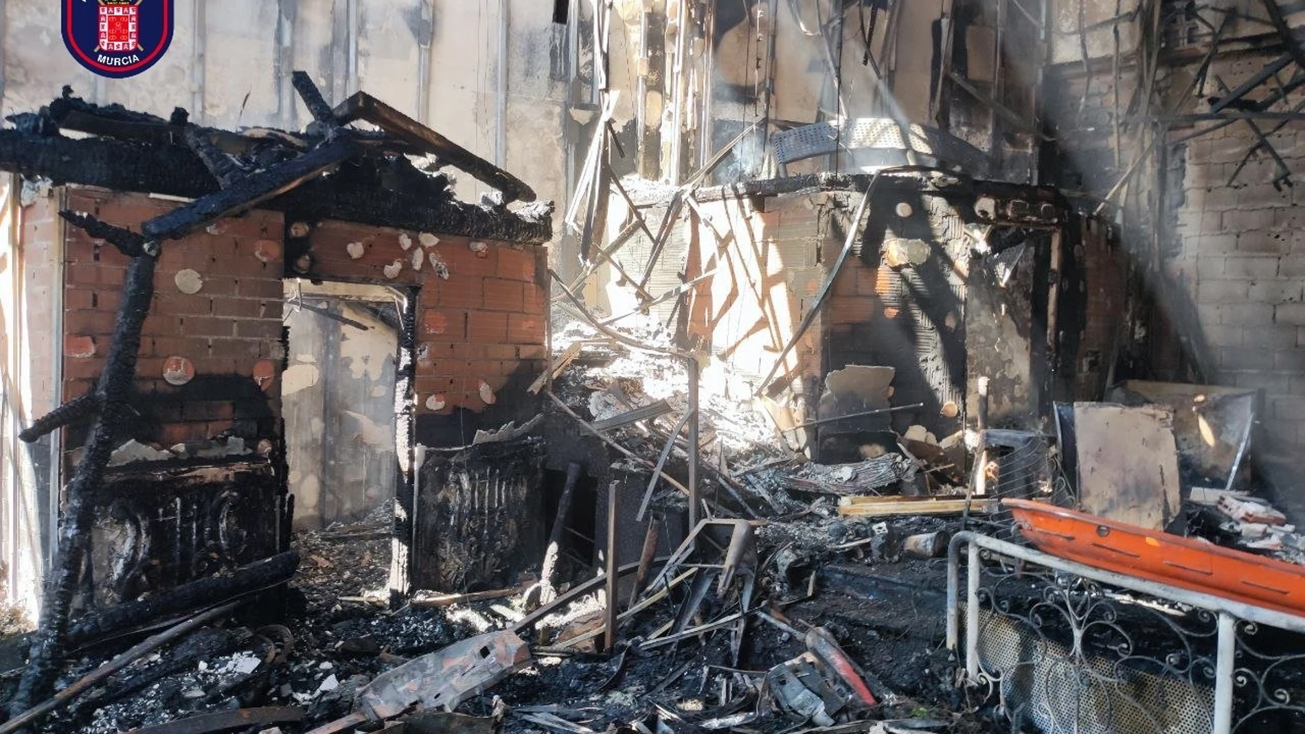 Interior de una de las discotecas de Murcia, tras el incendio en el que fallecieron trece personas.