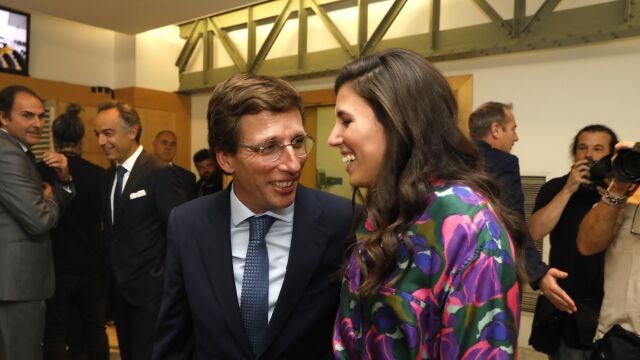José Luis Martínez Almeida y su novia Teresa Urquijo y Moreno