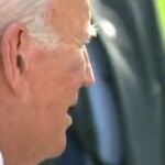 Joe Biden con un moratón en la cara