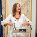La presidenta del Congreso, Francina Armengol, ofrece una rueda de prensa tras conocer la decisión del Rey, en el Congreso de los Diputados, a 3 de octubre de 2023, en Madrid. 