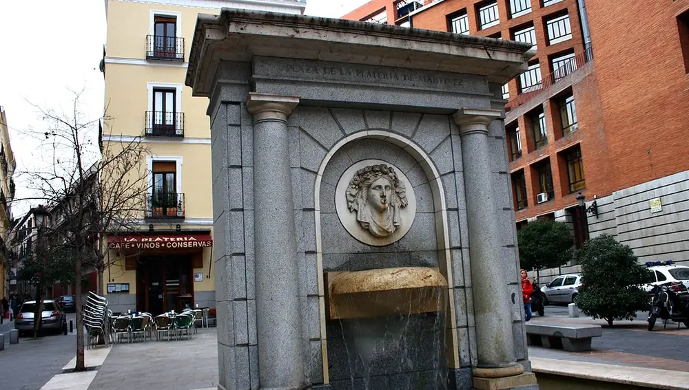 Fuente en el lugar donde estaba Platerías Martínez