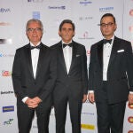 De izquierda a derecha, José Pascual Marco, embajador de España en Reino Unido; José María Álvarez-Pallete, presidente de Telefónica, y Eduardo Barrachina, presidente de la Cámara de Comercio de España en Reino Unido
