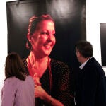 Una imagen de Carmen Linares preside la exposición "Flamencas"