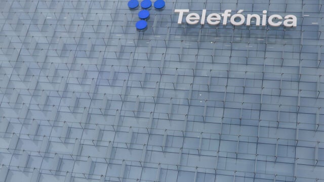 Economía.- El Gobierno sigue sin noticias de STC un mes después de irrumpir en el accionariado de Telefónica