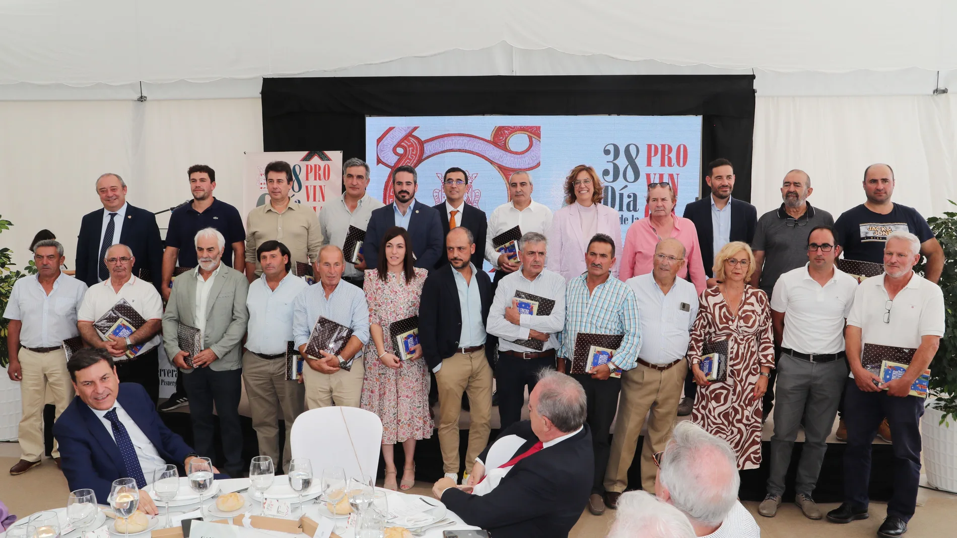 Armisén preside el encuentro de alcaldes en el Día de la Provincia que se celebra en Cervera de Pisuerga