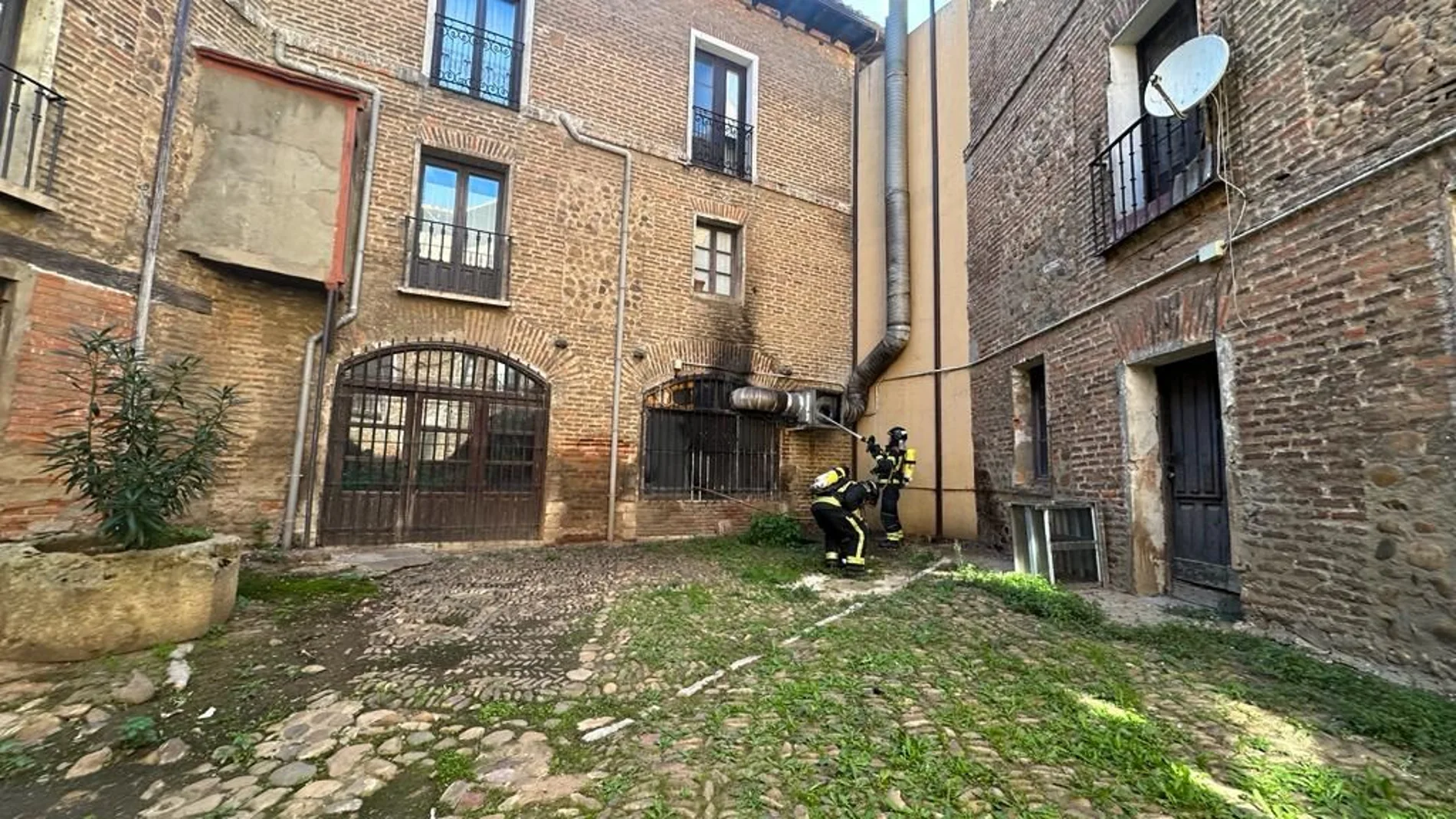 Los Bomberos de León elaboran una guía de consejos para los establecimientos de ocio