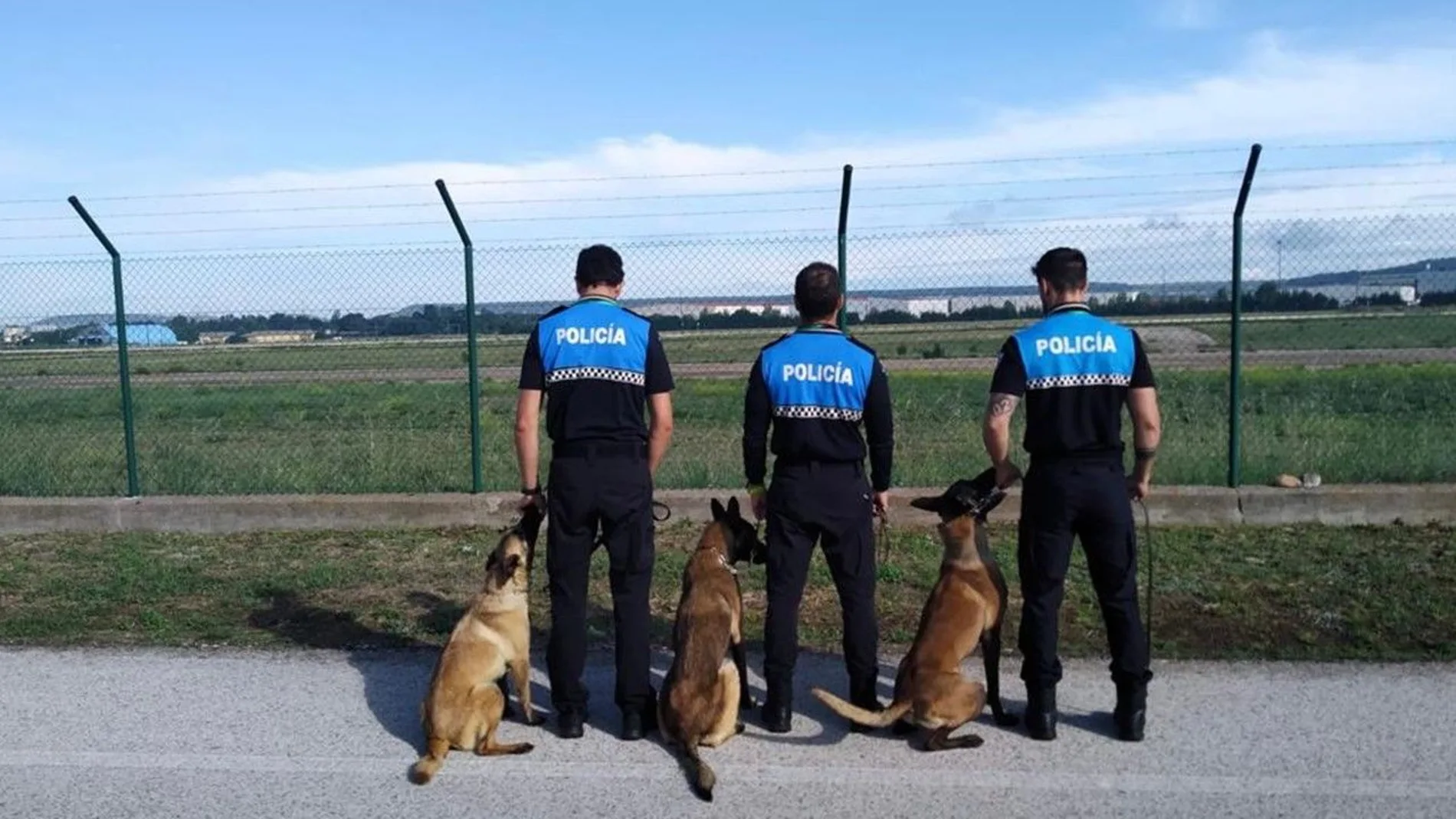 Formación de policías y adiestramiento de perros