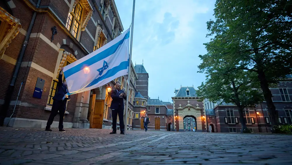 Israeli flag raised at the Ministry of General Affairs in The Hague