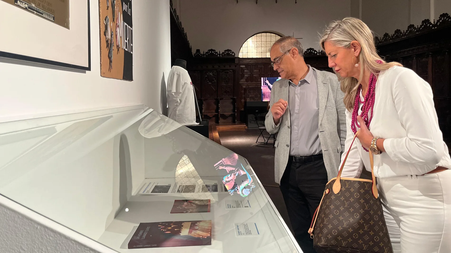 La vicealcaldesa de Valladolid, Irene Carvajal, visita la exposición