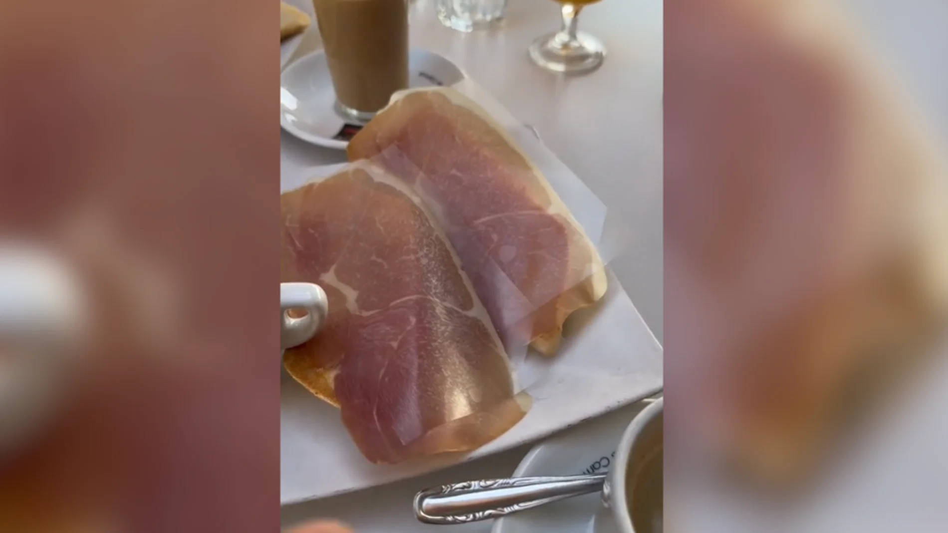 'Cenando con Pablo' desayuna lonchas de jamón con plástico en Getafe