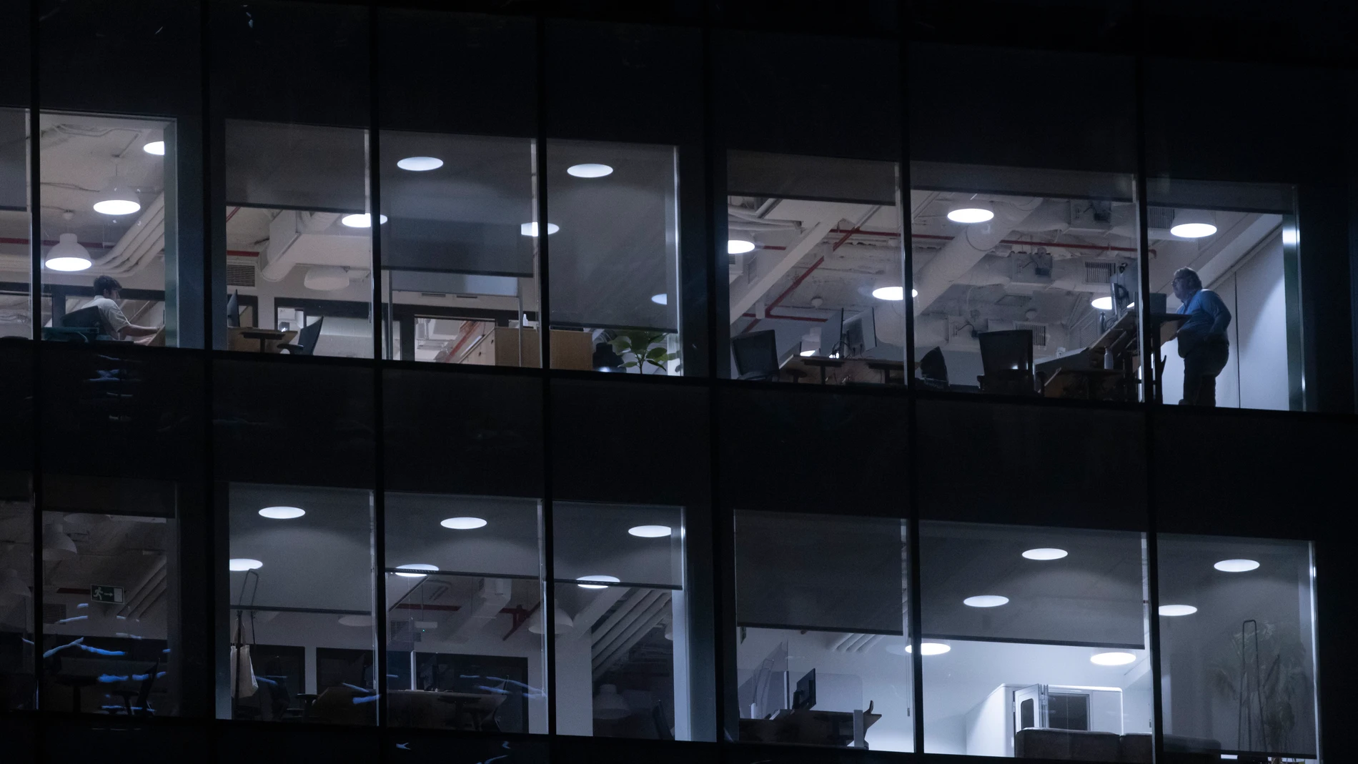 Trabajadores en oficinas de la zona financiera de Madrid