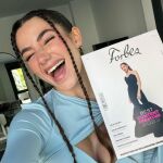Lola Lolita protagonista de la portada de Forbes