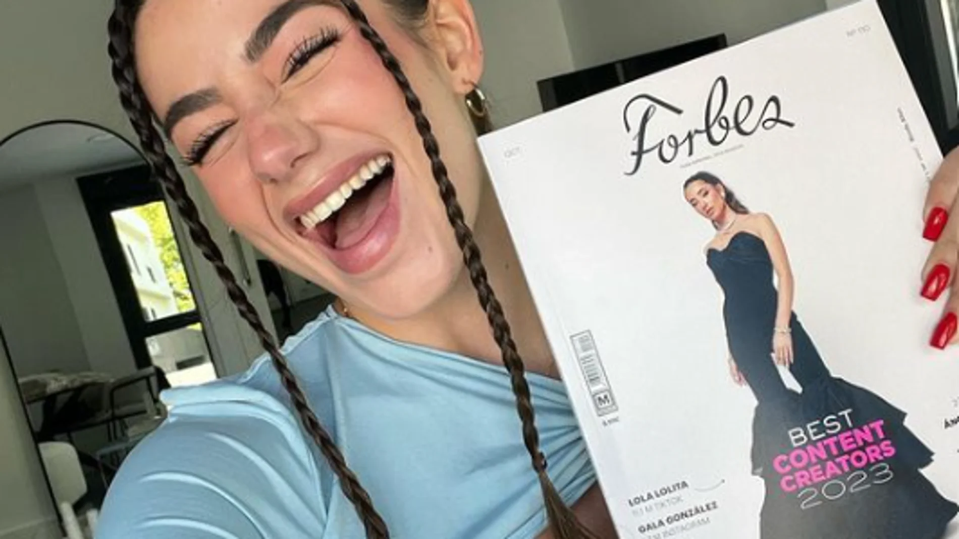 Lola Lolita protagonista de la portada de Forbes