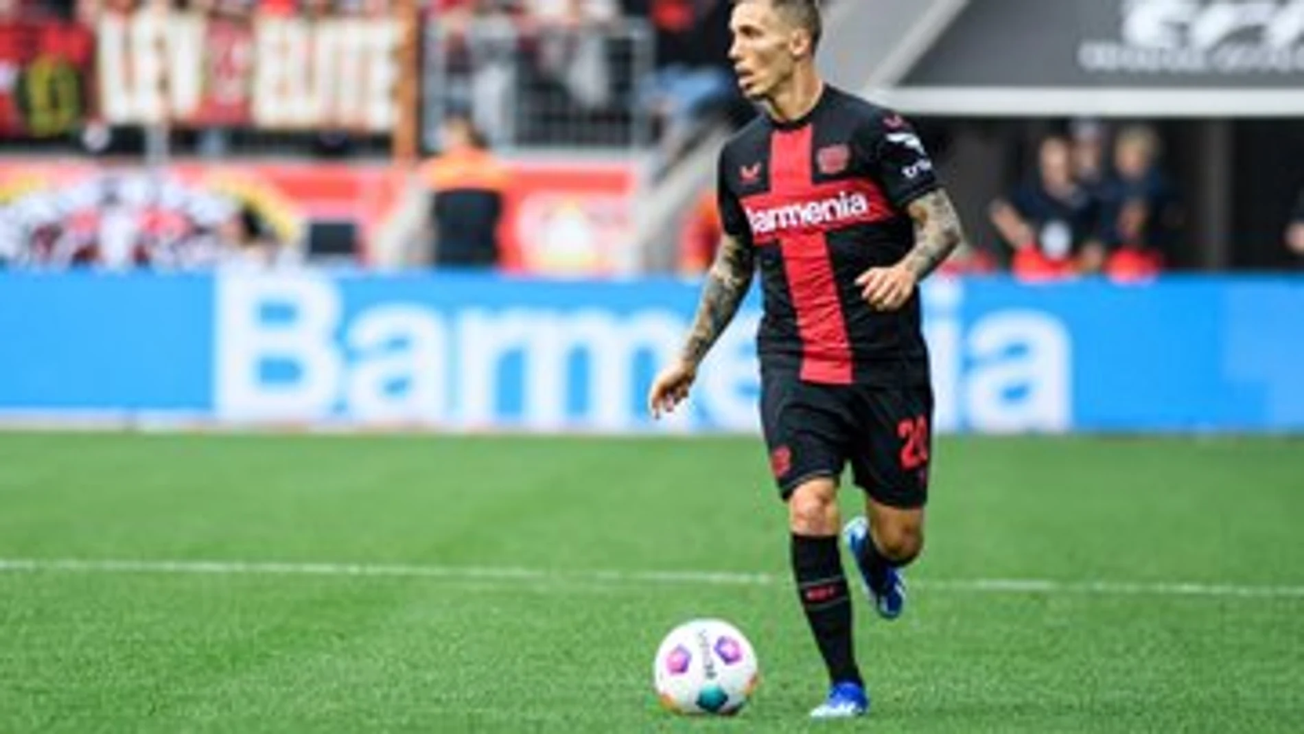 Alejandro Grimaldo con el Bayer Leverkusen