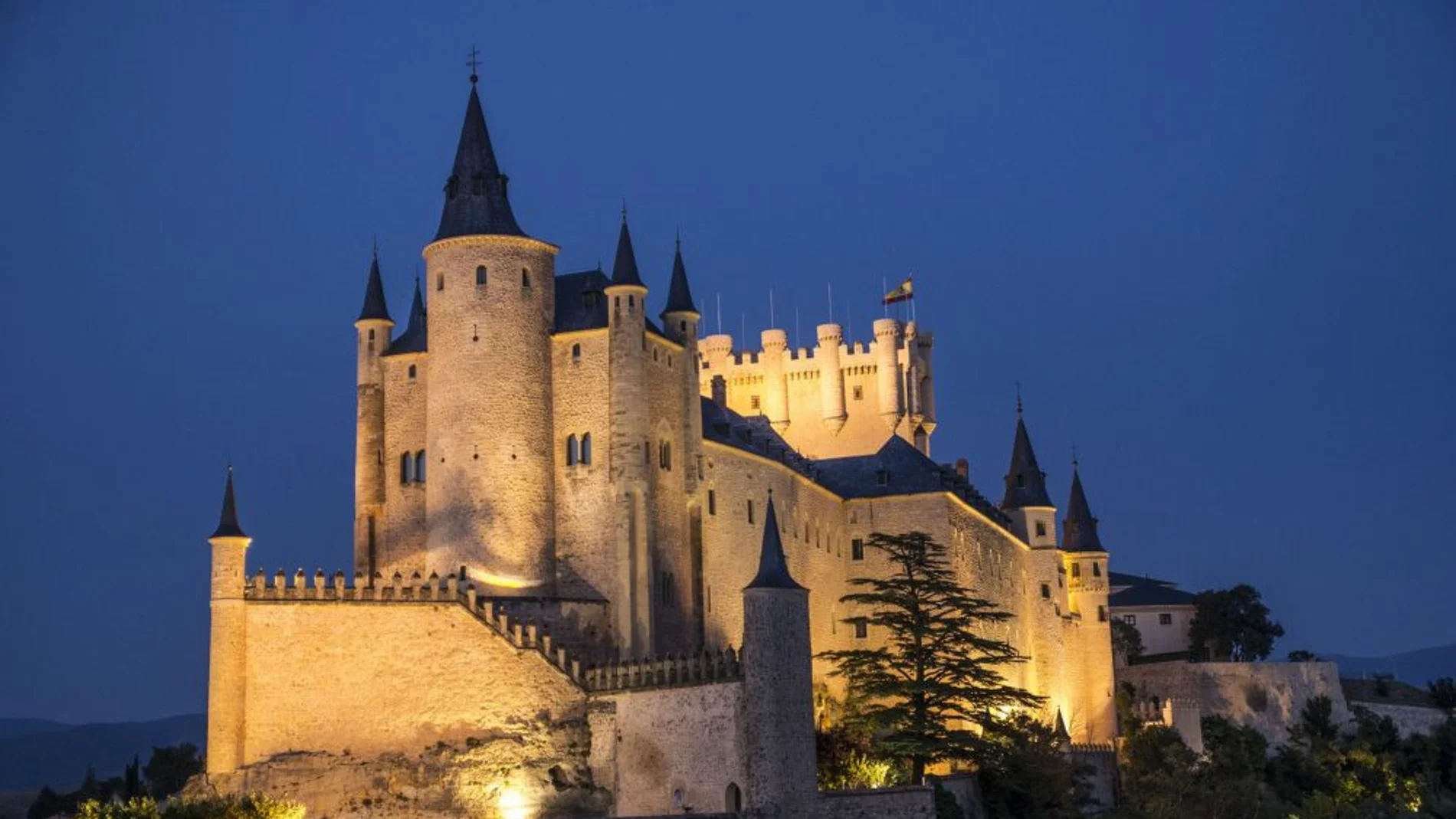 Imagen nocturna del Alcázar de Segovia