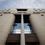 Condenado a 11 meses de prisión por tratar de irrumpir en la casa de su exmujer en Pamplona para quitarle a sus hijos