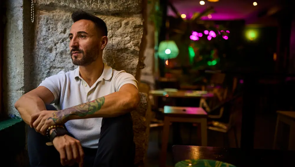 Entrevistas Mexicanos en Madrid. Dia Hispanidad. Jimmy Lozano propietario de la. Tacoctelería de la calle Valv