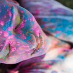 Mujer con colores