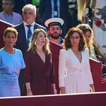 Isabel Díaz Ayuso se viste de novia con diseño de Vicky Martín Berrocal y los zapatos españoles favoritos de Letizia para celebrar el Día de la Hispanidad