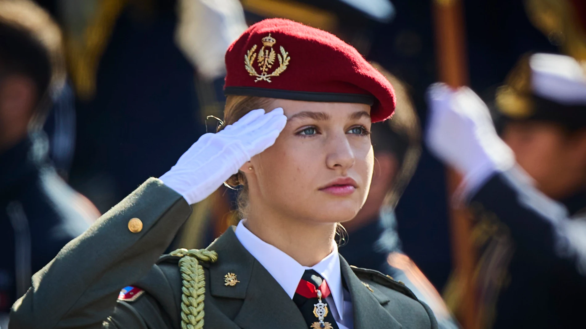 Desfile de las Fuerzas Armadas, 12 de Octubre Fiesta Nacional. Presidido por los reyes Felipe VI y Letizia y la princesa de Asturias, Leonor, con su uniforme militar. Asisten Pedro Sanchez, Alberto Nuñez Feijoo, Santiago Abascal. © Alberto R. Roldán / Diario La Razón. 12 10 2023