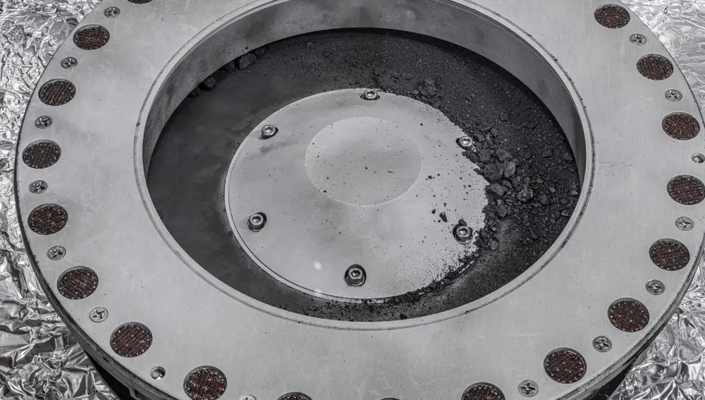 Por ahora solo se han analizado los fragmentos del exterior del recipiente que volvió de Bennu