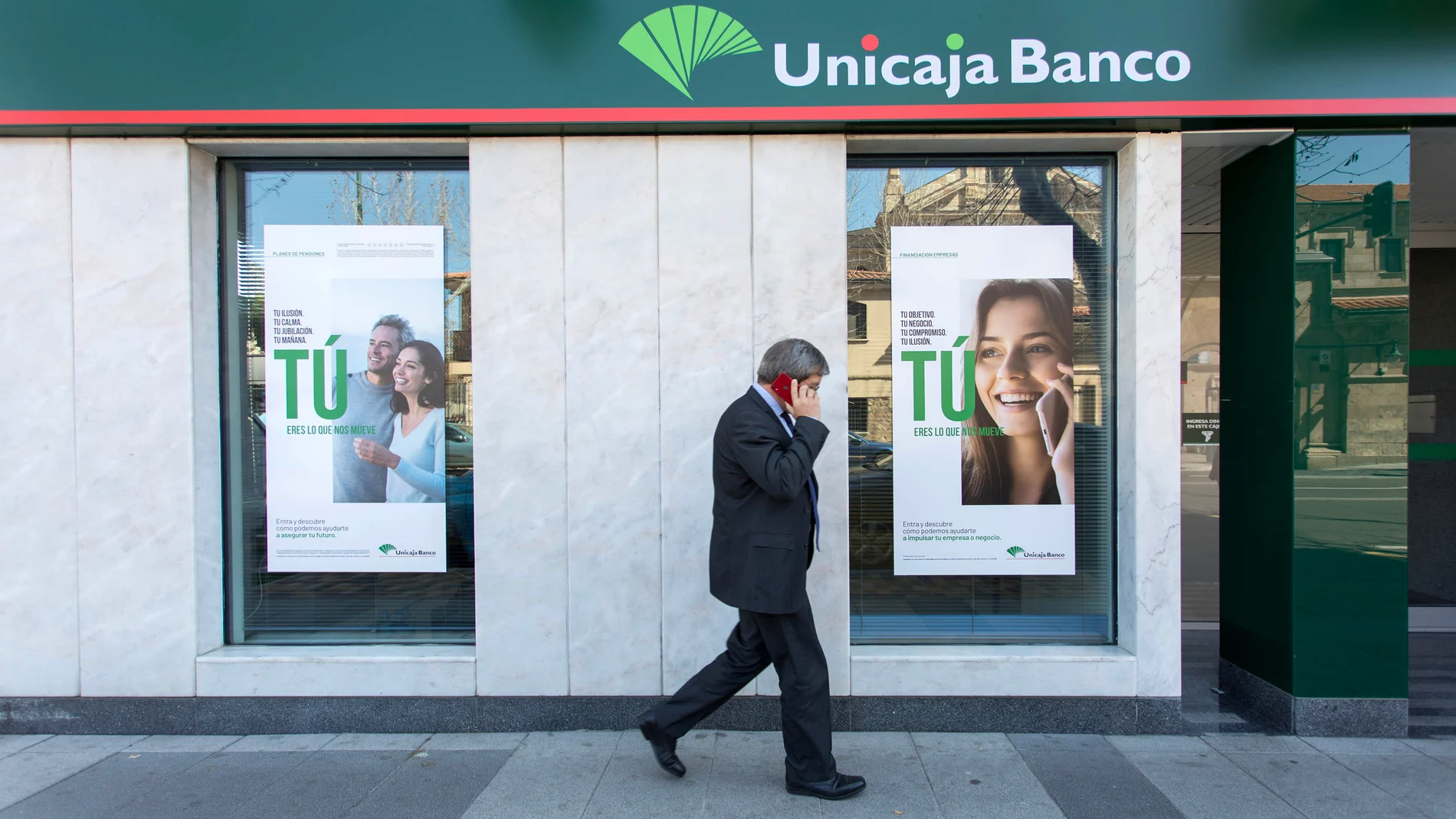 La última campaña de Unicaja Banco bonifica el 4% TAE por domiciliar la nómina