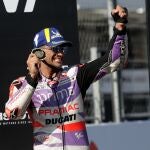 Jorge Martín, con la medalla de ganador del Sprint en Indonesia