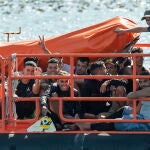 Rescatadas cinco embarcaciones con unos 290 inmigrantes en aguas canarias