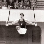 Joaquín Blume, en pleno ejercicio de anillas