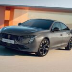 Peugeot revindica la belleza y la eficacia de las berlinas de lujo 
