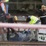 La policía, bomberos y la UME, despliegan el dispositivos para sacar el cadáver de Álvaro Prieto 