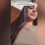 La chica que debe renunciar a su comida favorita despierta simpatía en las redes sociales