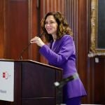 NUEVA YORK (EEUU), 16/10/2023.- La presidenta de la Comunidad de Madrid, Isabel Díaz Ayuso, en un desayuno informativo en Nueva York este lunes en el que ha anunciando la entrada en vigor en 2024 de la rebaja fiscal para inversores que se instalen en la región. EFE/ Prensa Comunidad de Madrid / ***SOLO USO EDITORIAL/SOLO DISPONIBLE PARA ILUSTRAR LA NOTICIA QUE ACOMPAÑA (CRÉDITO OBLIGATORIO)***