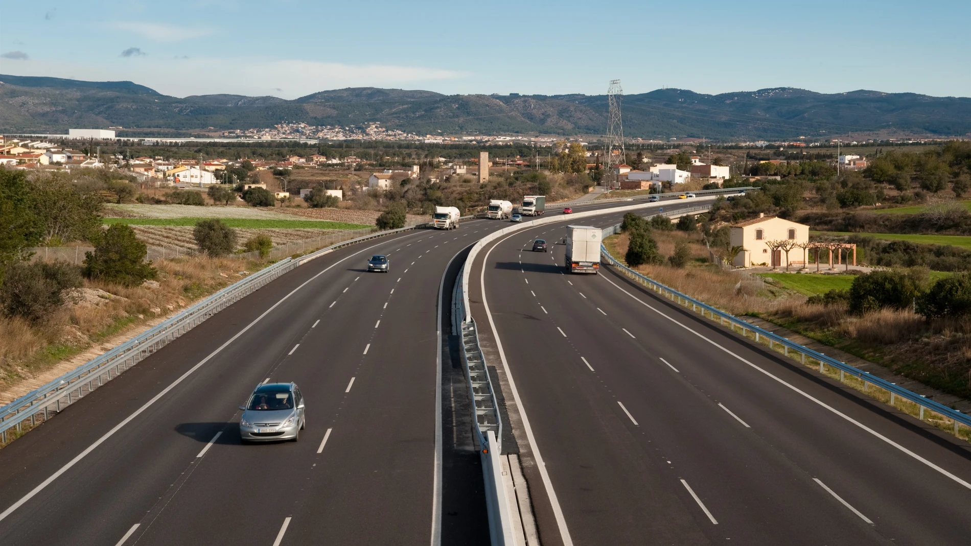 Economía/Empresas.- Abertis gana cuatro autopistas en Puerto Rico por 2.700 millones de euros