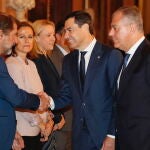 Moreno visita institucional al Ayuntamiento de Sevilla
